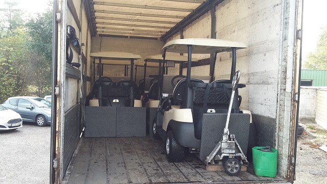 Convoyeur pour voiturettes de  golf à Lyon