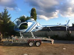 Convoyage d'hélicoptère petit en Rhône Alpes